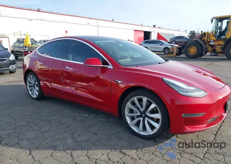 2018 Tesla Model 3 Long Range/Performance z USA, uszkodzony, nr VIN 5YJ3E1EB0JF091613